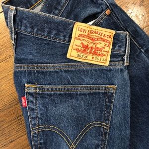 Levi’s 36 34 button fly 501 in medium dark rinse